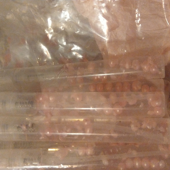 Serum pearl sample - Picture 1 of 2